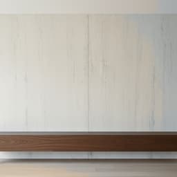 Wandverkleidung aus Echtsteinfurnier River White im Wohnzimmer