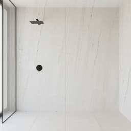 Dusche und Badwand aus Echtsteinfurnier River White