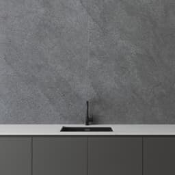 Fugenlose Küchenrückwand aus Silber Grau Quarzit